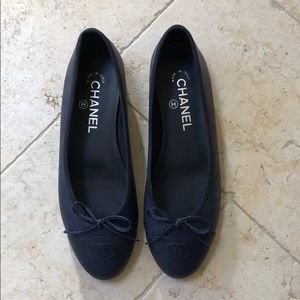 Navy blue Chanel ballet flat. Size 38